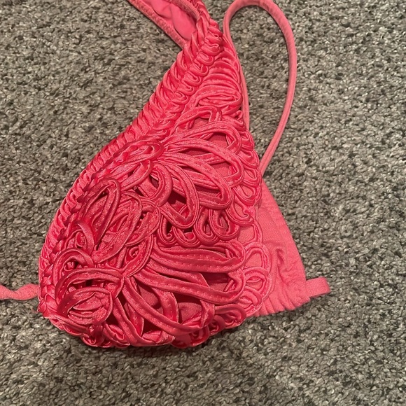 Betsy Johnson swim bikini top coral pink size small braided lace triangle knit - Picture 2 of 6